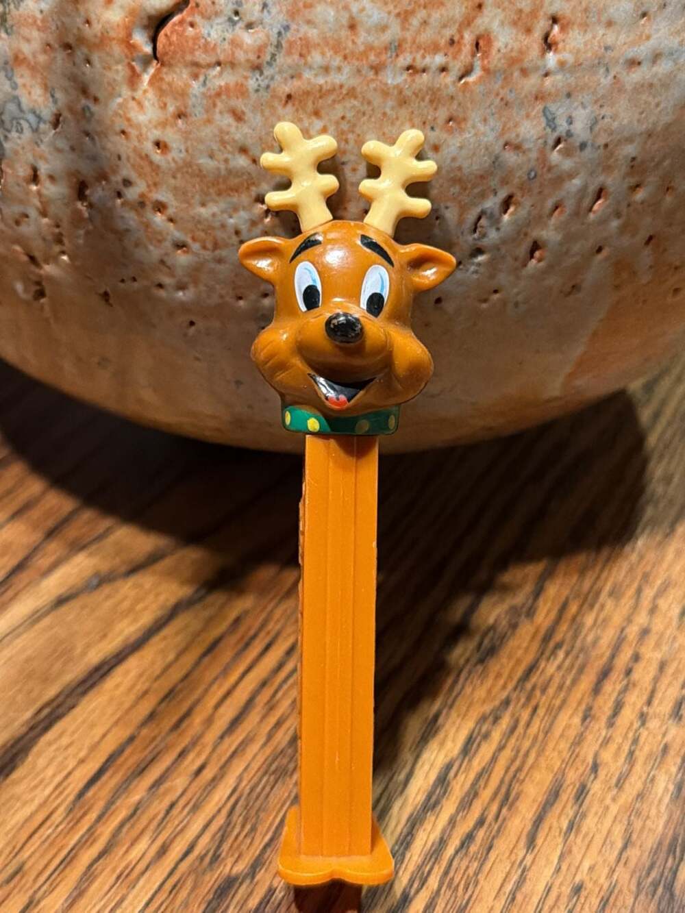 2002 Holiday PEZ Reindeer Dispenser Made in Hungary with Feet